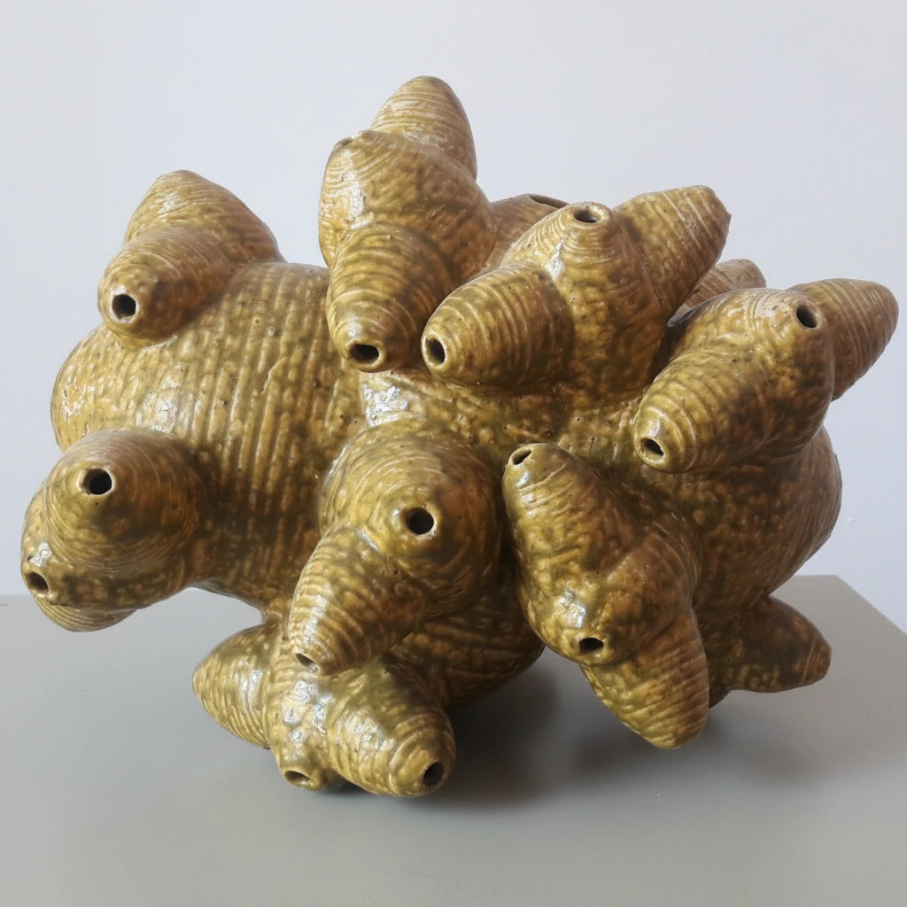 Escultura de cerámica "Coral" de Ramón Durán. Pieza única en tonos marinos.